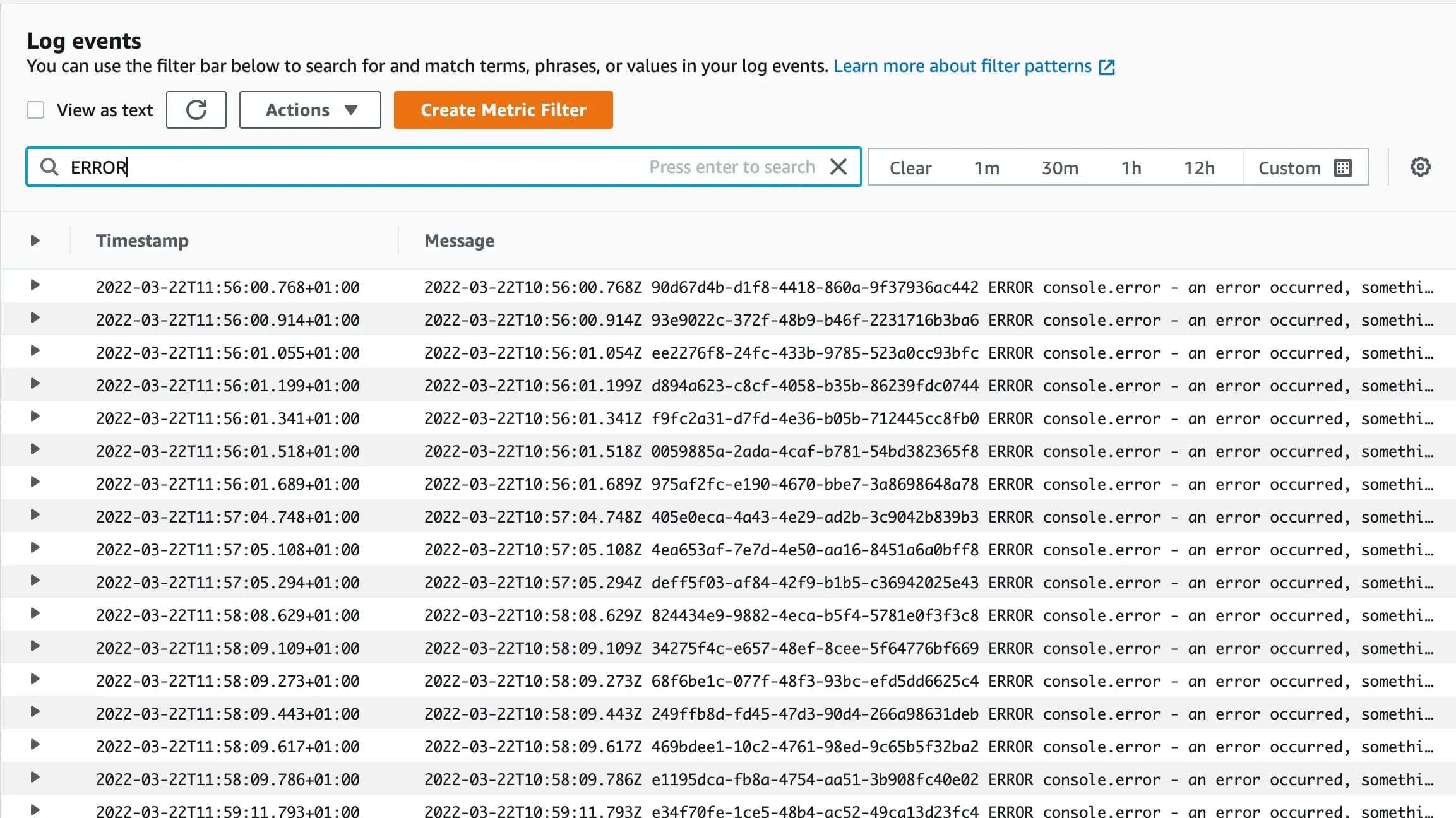 El grupo de logs django-app-logs en CloudWatch